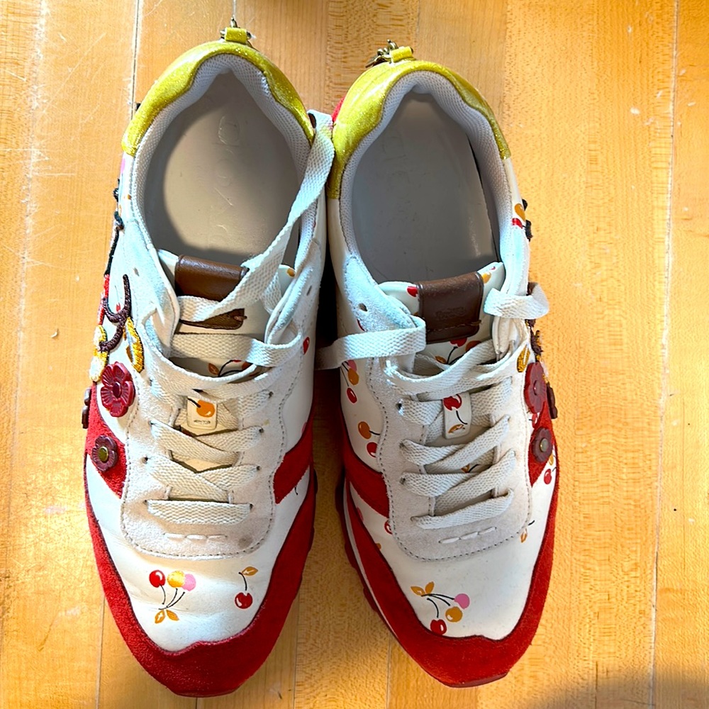 Super cute sneakers